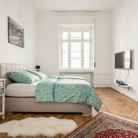 Oktober 6/8 Apartment Budapest Exterior photo