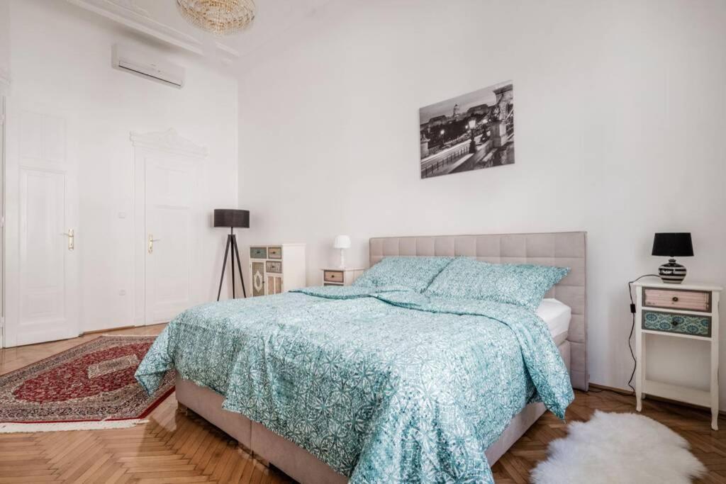 Oktober 6/8 Apartment Budapest Exterior photo