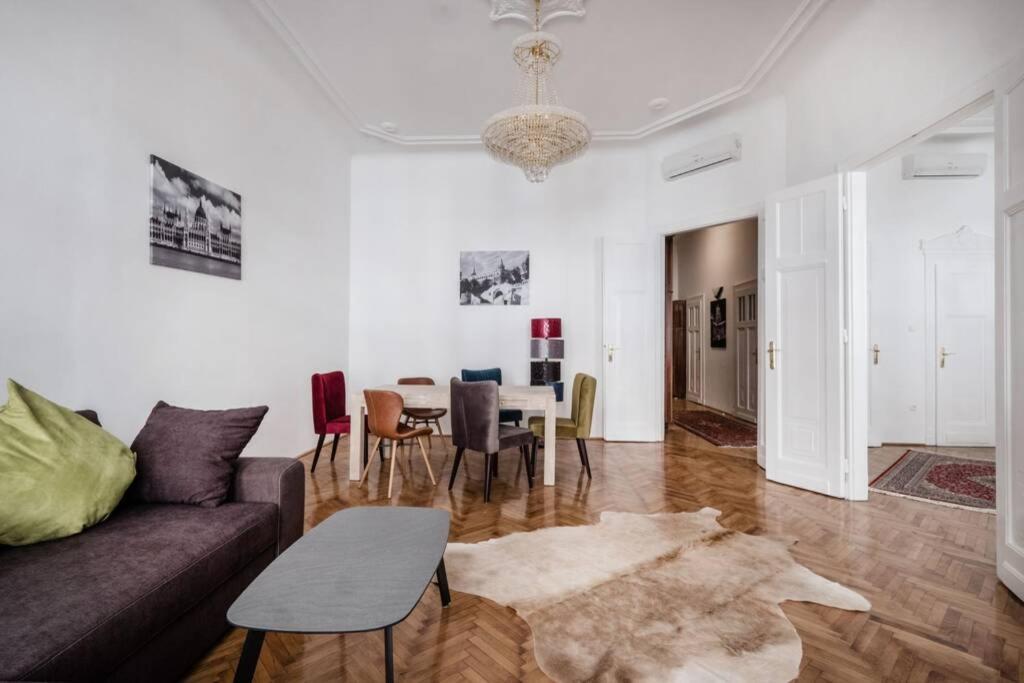 Oktober 6/8 Apartment Budapest Exterior photo
